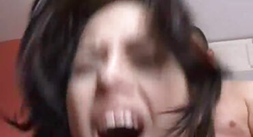 宝贝77 sex Ông qhimset thúc đẩy một cô gái xinh đẹp để quan hệ tình dục.